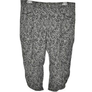 Eddie Bauer High Rise Travex Cargo Capris - Printed Gray/Black - 14